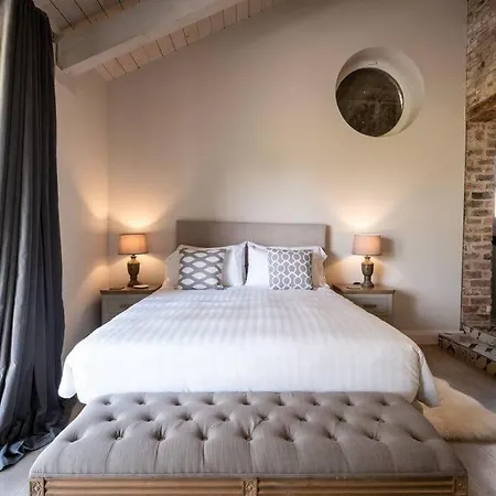 Hébergement de vacances The Mews -- Luxury At Bellingham Estate *