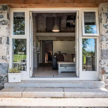 The Mews -- Luxury At Bellingham Estate * Castlebellingham